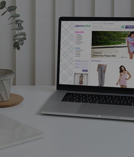 Já em 2010 começamos a simplificar a conexão entre consumidores e especialistas em conforto com elegância; m slider pijamas iguais desde 2011